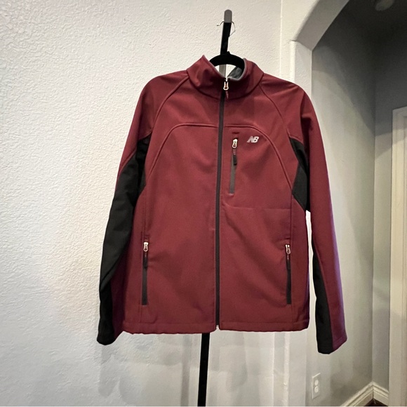 Like New soft shell jacket by New Balance - Picture 1 of 12
